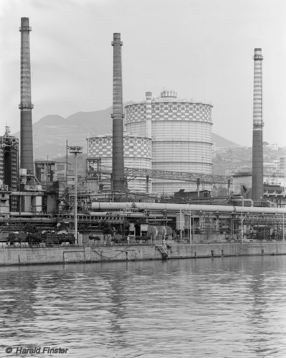 Gasbehälter Gaswerk Gasometer gasholder Italien Genova gasholder.